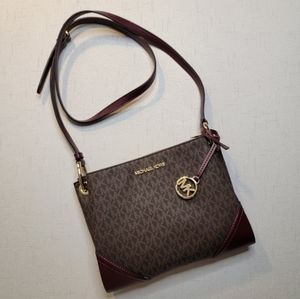 NWT Michael Kors Nicole Large 3 Compartment Crossbody